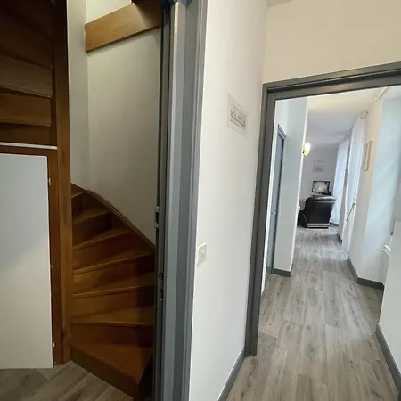 Bel Proche De La Plage Apartment *